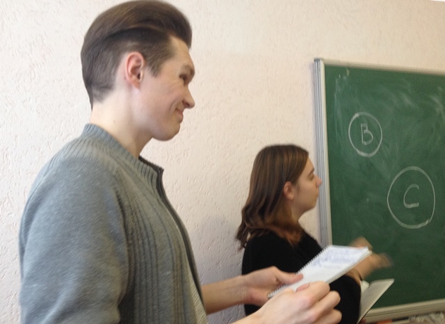 Я.Крохмальний і М.Насипана аналізують механізм формування смислів соціальної реальності